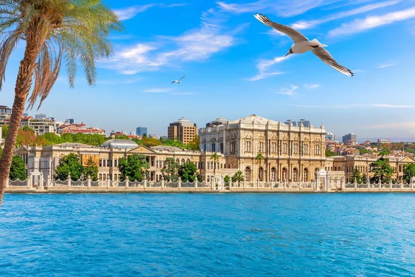 IstanbulDolmabachePalace_iStock-1420120332.jpg