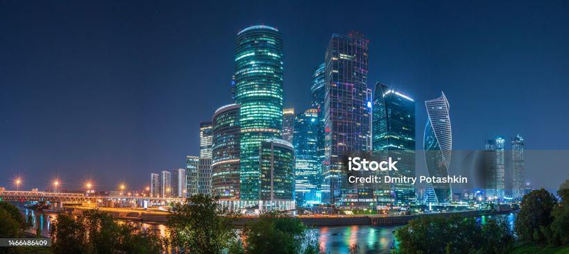 MoscowCityNight_Potashkin_istockphoto-1466486409.jpg