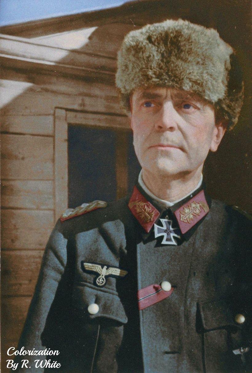 VonPaulusPOW_1943.jpg
